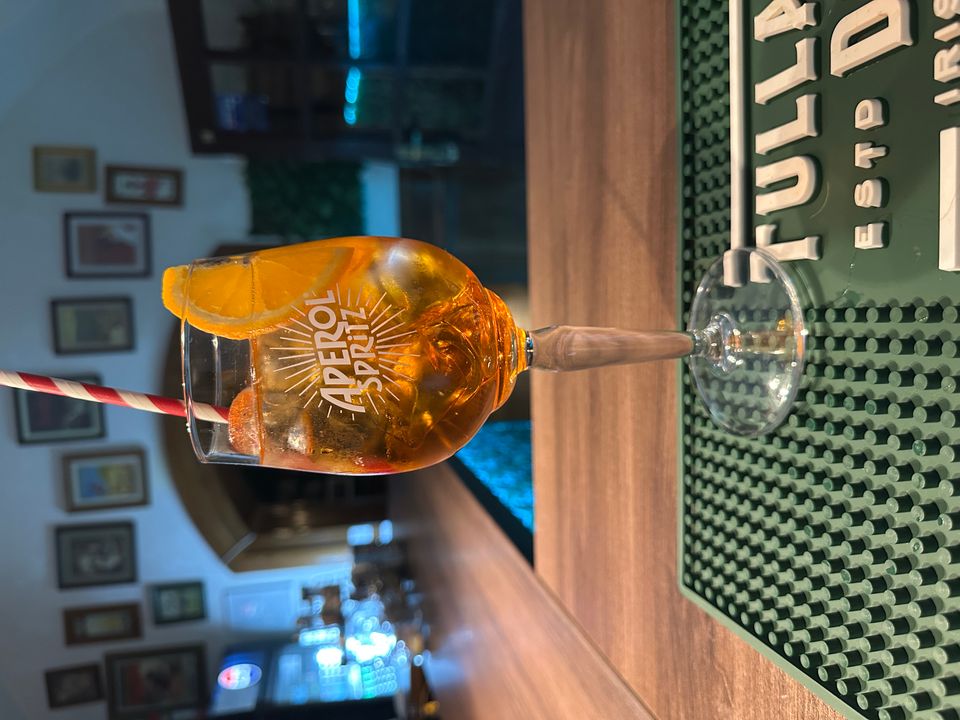 HAPPY HOUR 2 + 1 APEROL SPRITZ ZDARMA