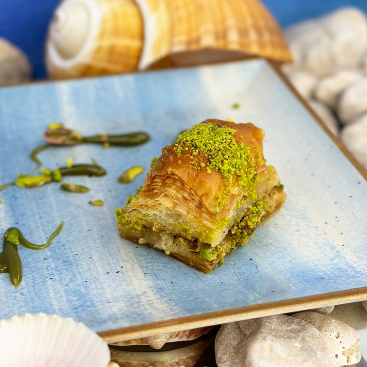 2ks baklavy + mini baklava zdarma