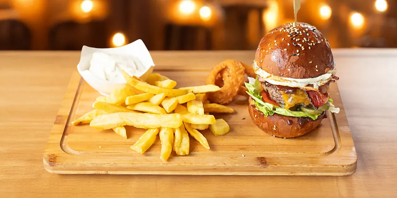 Burger menu+veľký nápoj grátis
